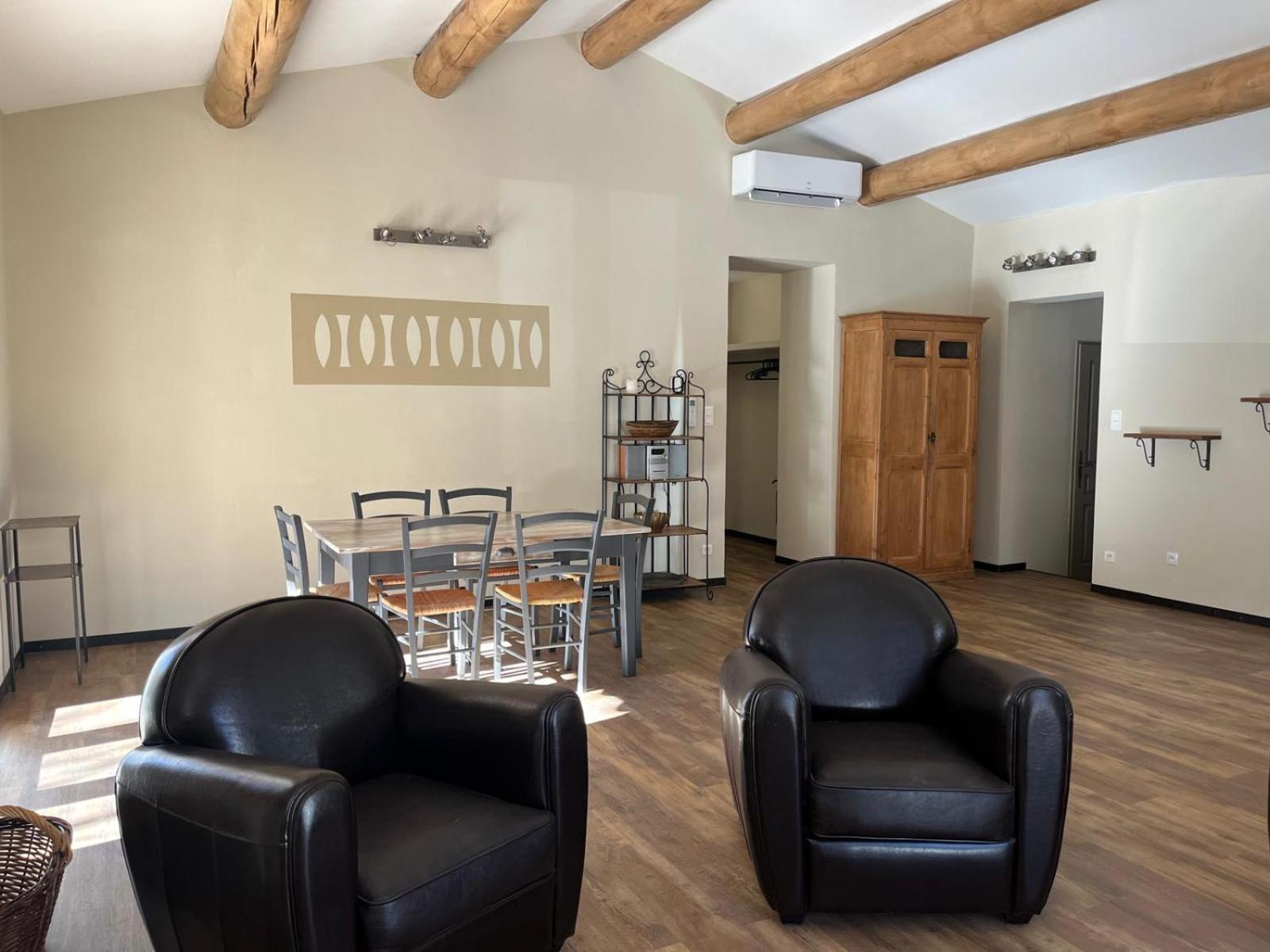 Villas De La Ferme Du Gros Noyer Malaucène Esterno foto
