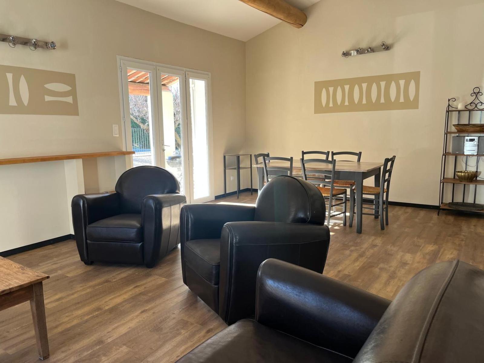 Villas De La Ferme Du Gros Noyer Malaucène Esterno foto